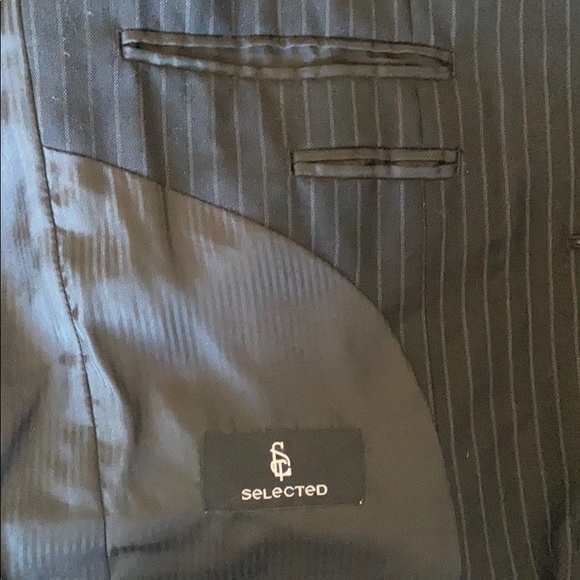 Selected Men’s White Pinstripe Suit - Picture 4 of 13